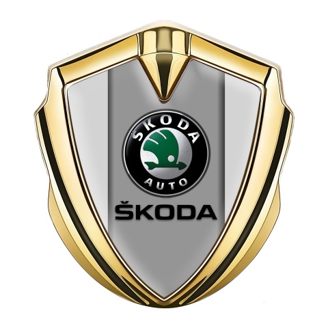 Skoda Selbstklebendes Metallaufkleber Emblem Goldtonfarbe mit Grau Basis und Standard Logo