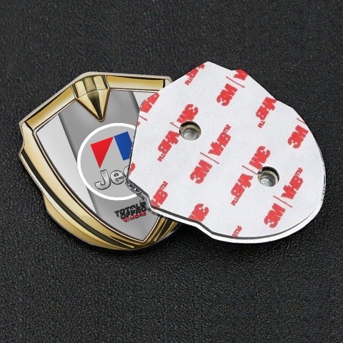 Jeep Emblem Abzeichen selbstklebend Goldtonfarbe Grau Hintergrund mit Rundes Logo Motiv