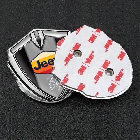 Jeep Emblem Auto Zeichen Silbertonfarbe Schwarz Hintergrund mit Mehrfarbig Logo