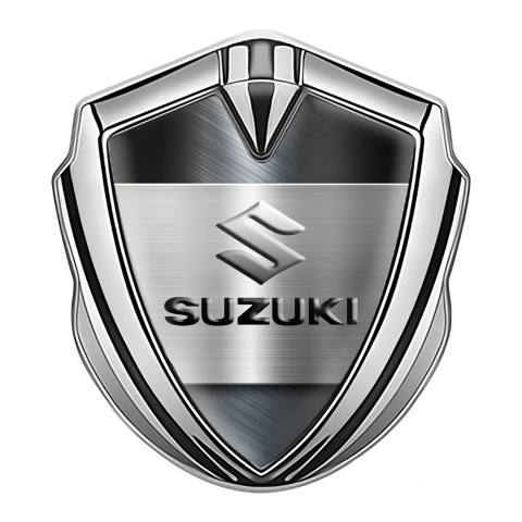 Suzuki Emblem Abzeichen Silbertonfarbe Matt Fundament mit Grau Logo