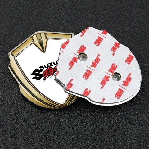 Suzuki Abzeichen selbstklebend Goldtonfarbe Weiss Fundament mit Racing Logo Motiv