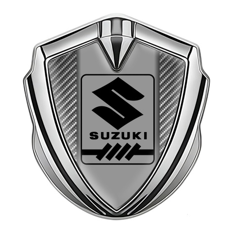 Suzuki Emblem Logo Schriftzug Aufkleber Silbertonfarbe Kohlenstoff mit Grau Logo Panel