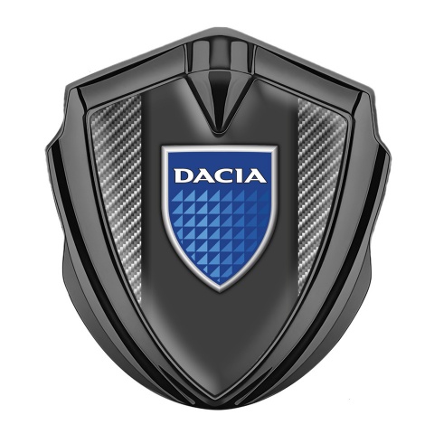 Dacia Emblem Abzeichen selbstklebend Graphit Tonfarbe Hell Carbon Fundament mit Logo Blau Schild