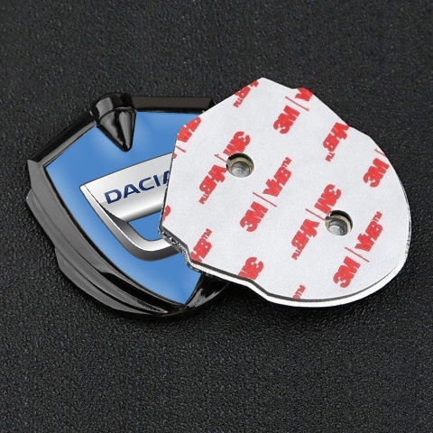 Dacia Emblem Logo Schriftzug Aufkleber Graphit Tonfarbe Blau Hintergrund mit Klassisch Logo