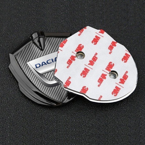 Dacia Emblem Abzeichen Graphit Tonfarbe Hell Carbon mit Klassisch Logo