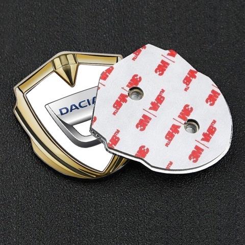 Dacia Emblem Auto Zeichen Goldtonfarbe Weiss Basis Mit Klassisch Logo Stil