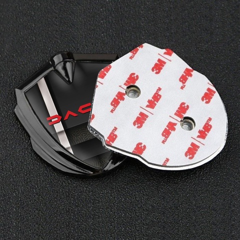 Dacia Seitenflugel Emblem Aufkleber Graphit Tonfarbe Schwarz Basis mit Grau Band und Rote Logo