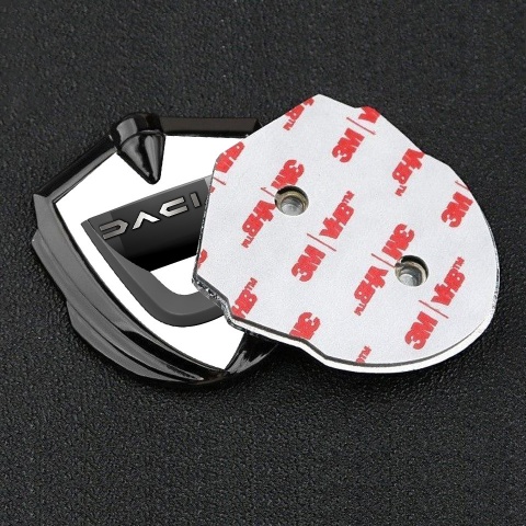 Dacia Selbstklebendes Metallaufkleber Emblem Graphit Tonfarbe Weiss Basis mit Graphit logo