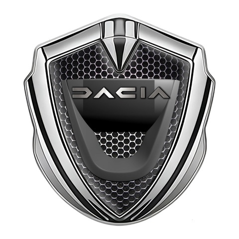 Dacia Emblem Abzeichen Silbertonfarbe Perforierter Stahl Basis mit graphit logo