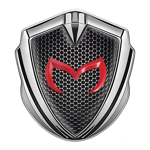 Mazda Seitenflugel Emblem Aufkleber Silbertonfarbe mit Perforierter Stahl Effekt und Rote Logo