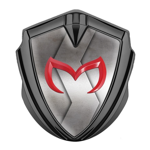Mazda Abzeichen selbstklebend Graphit Tonfarbe mit S Form Metall Design und Rote Logo
