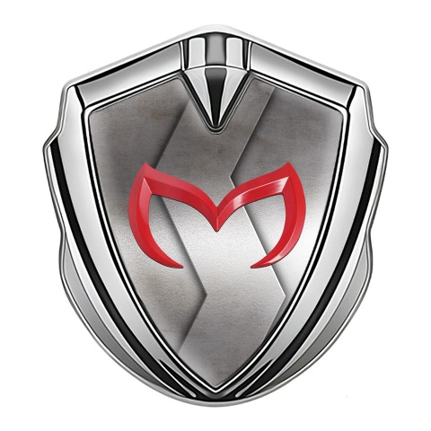 Mazda Abzeichen selbstklebend Silbertonfarbe mit S Form Metall Design und Rote Logo