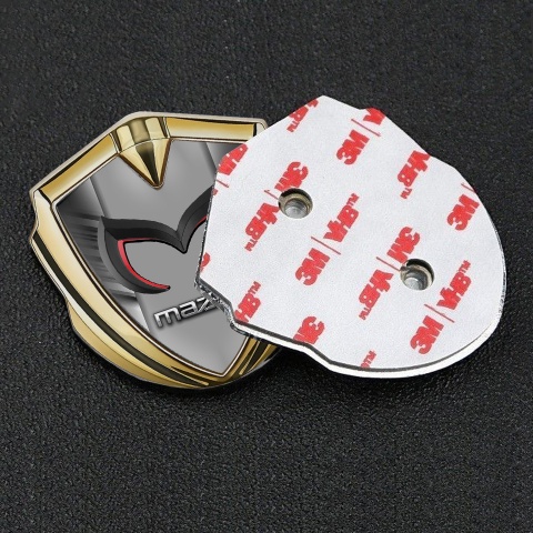 Mazda Emblem Aufkleber Autozubehor Goldtonfarbe mit Kratzeffekt und Graues Mittelteil