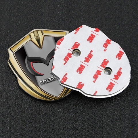 Mazda Emblem Logo Schriftzug Aufkleber Goldtonfarbe mit Schwarz Basis und Graues Mittelteil