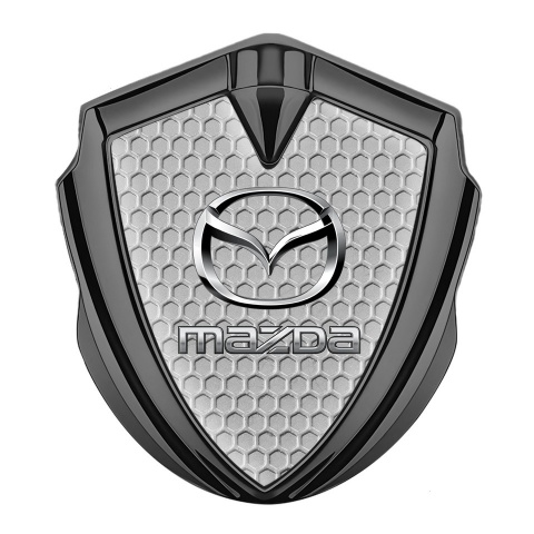 Mazda Emblem Aufkleber Autozubehor Graphit Tonfarbe mit Design Bienenwabe Basis und Silber Logo