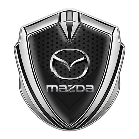 Mazda Emblem Aufkleber Autozubehor Silbertonfarbe mit Dunkles Perforierte Oberflache Design und Silber Logo