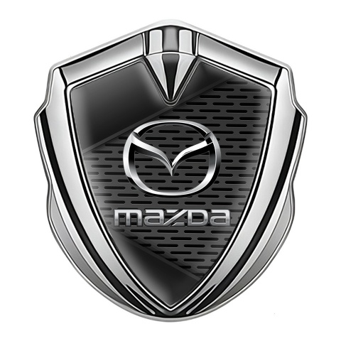 Mazda Seitenflugel Emblem Aufkleber Silbertonfarbe mit Mesh Ornament Hintergrund und Silber Logo
