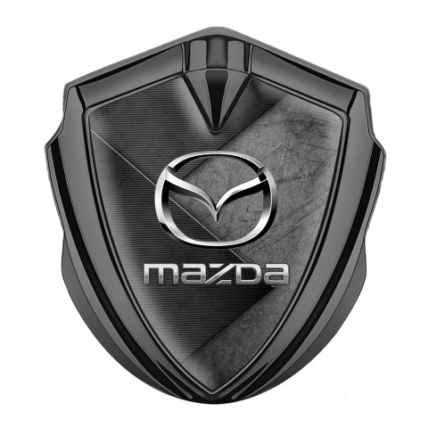 Mazda Emblem Logo Schriftzug Aufkleber Graphit Tonfarbe mit Gelotete Oberflache Effekt und Chrom Logo