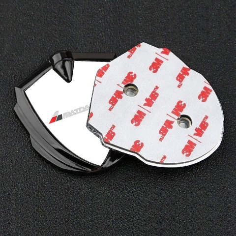 Mazda Speed Emblem Abzeichen selbstklebend Graphit Tonfarbe mit Weiss fundament und Grau Rot logo