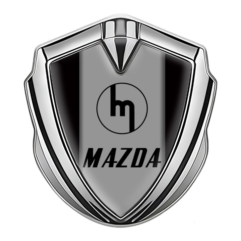 Mazda Emblem Abzeichen Silbertonfarbe mit Schwarz Vorlage und Retro Logo Stil