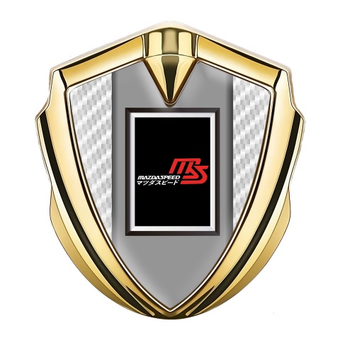 Mazda Speed Emblem Auto Zeichen Goldtonfarbe mit Weiss Carbon Hintergrund und Rechteckiges Logo Stil