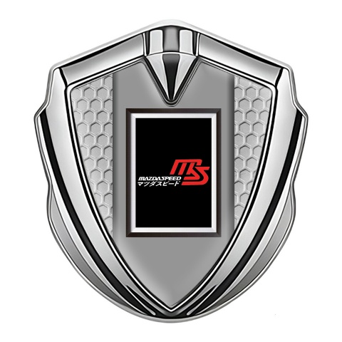Mazda Speed Emblem Aufkleber Autozubehor Silbertonfarbe mit Effekt Bienenwabe und Rechteckiges Logo Stil