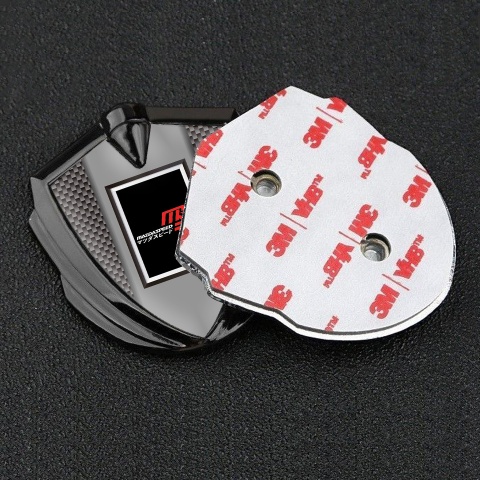 Mazda Speed Emblem Abzeichen Graphit Tonfarbe mit Braun Carbon Basis und Rechteckiges Logo