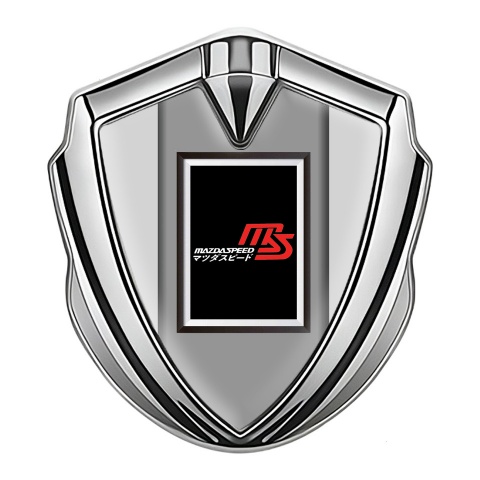 Mazda Speed Emblem Abzeichen selbstklebend Silbertonfarbe mit Grau Fundament und Rechteckiges Logo Design
