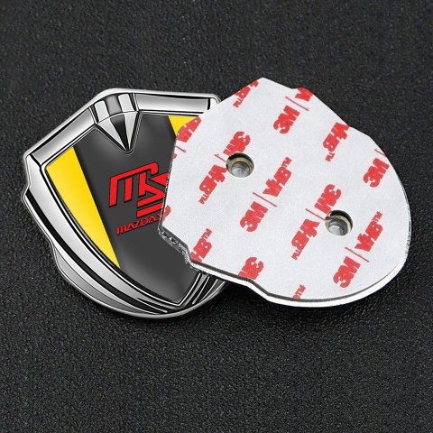 Mazda Speed Emblem Auto Zeichen Silbertonfarbe mit Gelb Basis und Graphit Panel Rote Logo