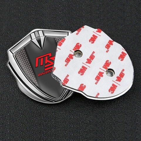 Mazda Speed Abzeichen selbstklebend Silbertonfarbe mit Braun Carbon und Graphit Panel Rote logo