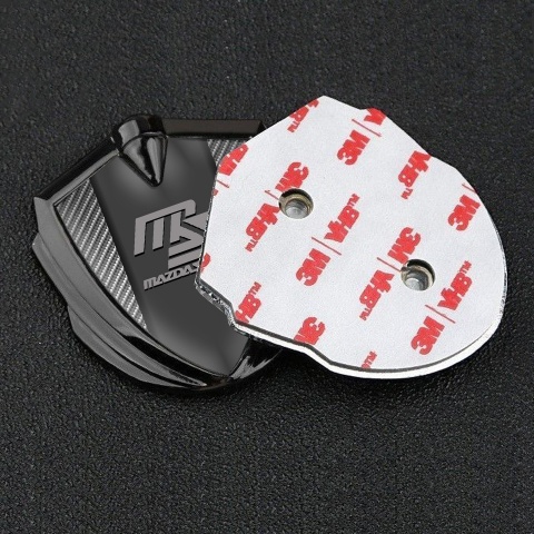 Mazda Speed Emblem Abzeichen Graphit Tonfarbe mit Carbon Auflage und Grau Logo Stil