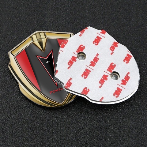 Pontiac Emblem Auto Zeichen Goldtonfarbe Rote Basis mit Graphit Panel und Rote Logo Motiv