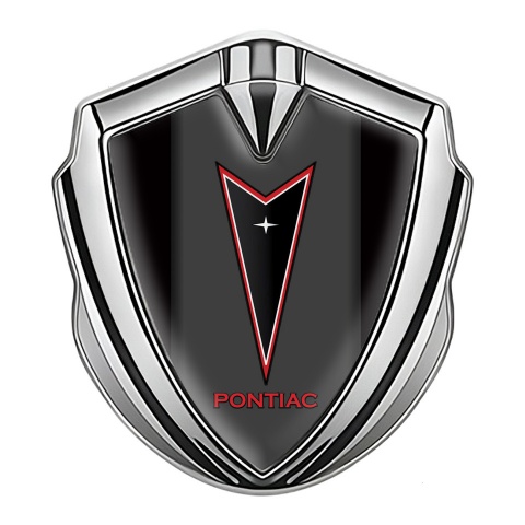 Pontiac Selbstklebendes Metallaufkleber Emblem Silbertonfarbe Schwarz Hintergrund mit Rote Logo Motiv