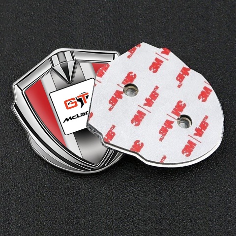 Mclaren Seitenflugel Emblem Aufkleber Silbertonfarbe Rote Basis mit GT Logo