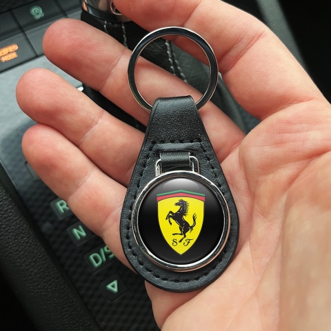 Ferrari Schlusselbund aus Leder Schwarz Gelb Stil