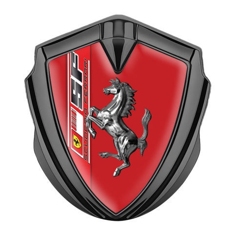 Ferrari Emblem Abzeichen selbstklebend Graphit Tonfarbe mit Rote Vorlage und Chrome Logo