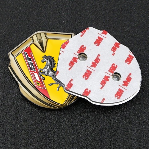 Ferrari Emblem Aufkleber Autozubehor Goldtonfarbe mit Gelb Vorlage und Chrome Logo Stil