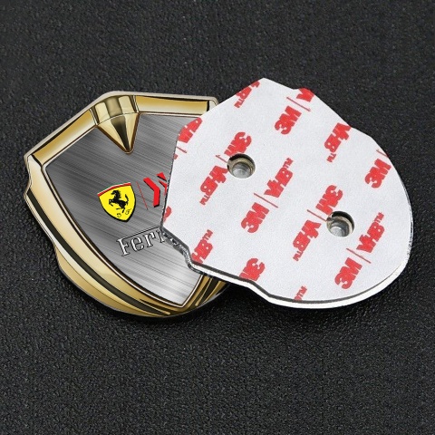 Ferrari Emblem Aufkleber Autozubehor Goldtonfarbe mit Mattiertes Metall Effekt und Gelb Schild Logo