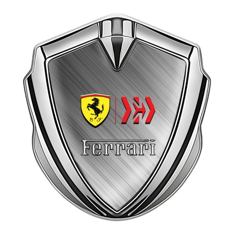 Ferrari Emblem Aufkleber Autozubehor Silbertonfarbe mit Mattiertes Metall Effekt und Gelb Schild Logo