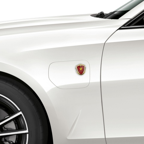 Ferrari Abzeichen selbstklebend Goldtonfarbe mit Rote Kohlenstoff Version