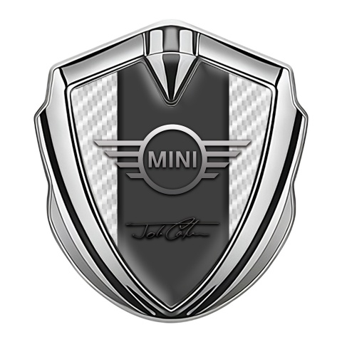 Mini Cooper Emblem Abzeichen selbstklebend Silbertonfarbe mit Weiss Kohlenstoff Basis und John Cooper Unterschrift