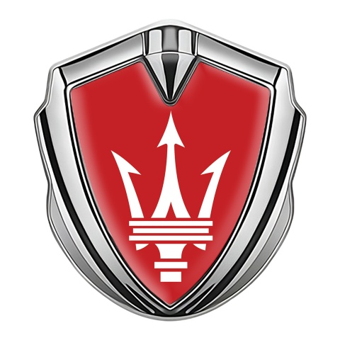 Maserati Seitenflugel Emblem Aufkleber Silbertonfarbe mt Rote Hintergrund und Weiss Logo design