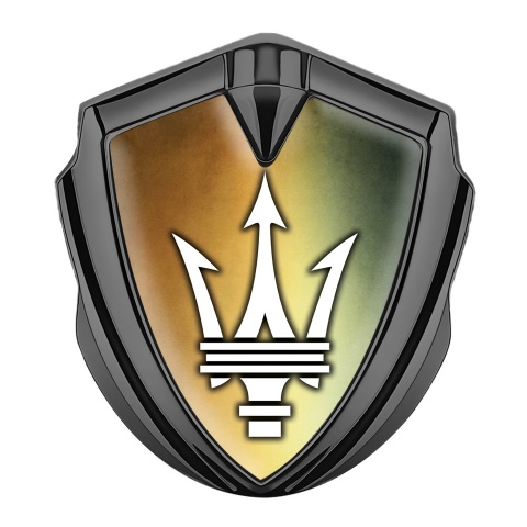 Maserati Seitenflugel Emblem Aufkleber Graphit Tonfarbe mit Gold Grun Basis und Weiss Logo