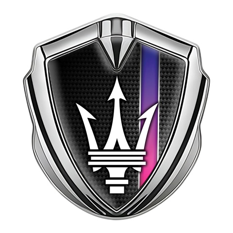 Maserati Emblem Abzeichen Silbertonfarbe Schwarz Kohlenstoff mit Lila Band Design