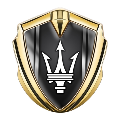 Maserati Abzeichen selbstklebend Goldtonfarbe mit Metallrahmen Basis und Weiss Logo