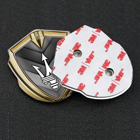 Maserati Selbstklebendes Metallaufkleber Emblem Goldtonfarbe mit V Form Panels Design