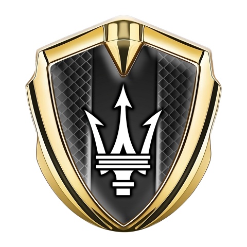 Maserati Abzeichen selbstklebend Goldtonfarbe mit Dunkles Gitter Design