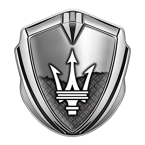 Maserati Emblem Aufkleber Autozubehor Silbertonfarbe mit Defektes Panel Design Basis