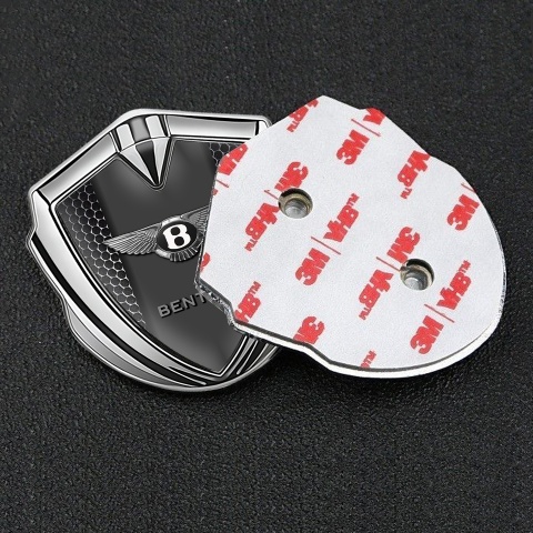 Bentley Seitenflugel Emblem Aufkleber Silbertonfarbe mit Perforierter Stahl Effekt
