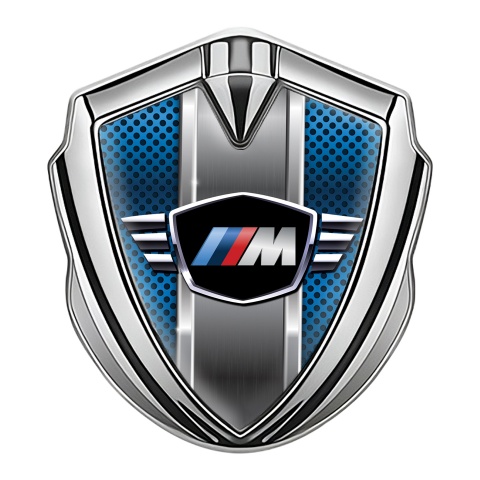 BMW M Power Emblem Logo Schriftzug Aufkleber Silbertonfarbe mit Blau Perforierter Stahl Hintergrund